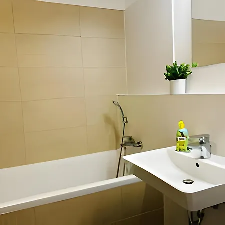 19th Floor Free Parking & View * 布拉迪斯拉发